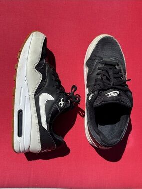 Nike Kids Black and White Low-Top Sneakers